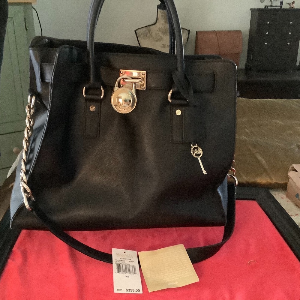 NWT MICHAEL KORS HAMILTON IN BLACK LEATHER & GOLD